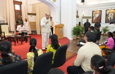 Hon'ble Governor addressing the people at the event.