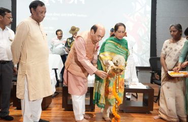 Hon'ble Governor inaugurated the event by deep prajwalan.