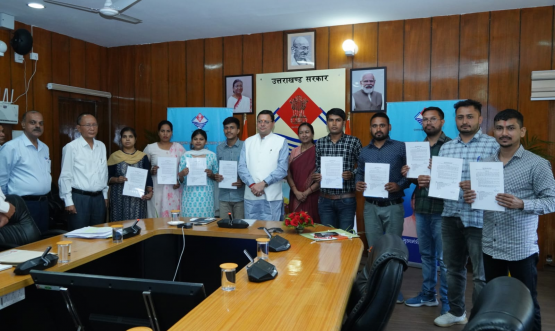 माननीय मुख्यमंत्री, उत्तराखंड सरकार द्वारा परिवहन विभाग, उत्तराखंड में चयनित सहायक लेखाकारों को नियुक्ति पत्र वितरित किये गये ( दिनांक:17-04-2025)