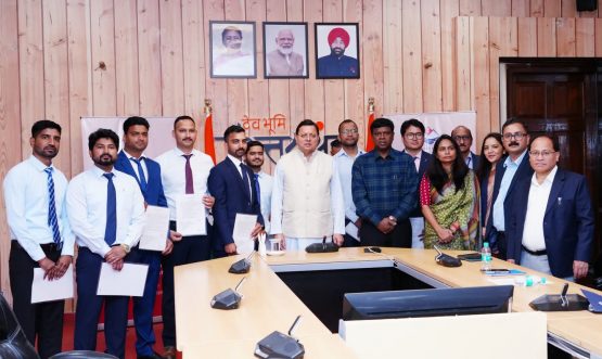 Distribution of appointment letters by the Hon'ble Chief Minister, Government of Uttarakhand to the Regional Inspection(Technical) selected in the Transport Department, Uttarakhand (date - 31-03-2025)