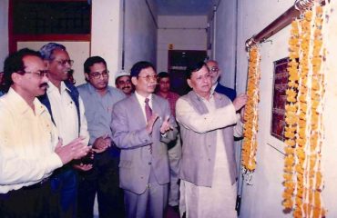 देहरादून कार्यालय में वाहन का उद्घाटन