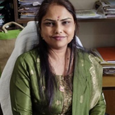 श्रीमती. कुमुदिनी हाडोळे