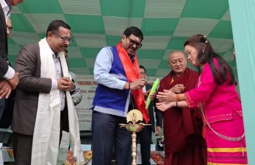 Lighting of candel AP