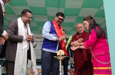 Lighting of candel AP