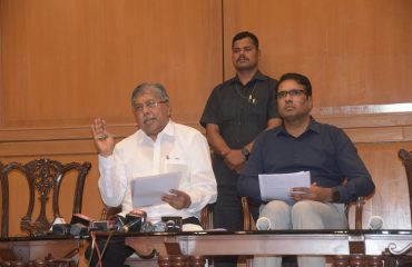 Press Briefing by Hon'ble Minister of Textile, Shri. Chandrakant Patil and Secretary Textile, Shri. Virendra Singh