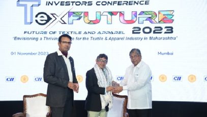 Felicitation of CEO, ONDC on signing and exchange of an MoU with the Government of Maharashtra during TexFuture 2023