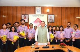 विदेश में रोजगार के लिए चयनित युवाओं की माननीय मुख्यमंत्री से मुलाकात