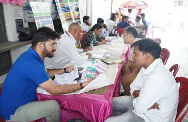 Interviewing Candidate in Job Fair