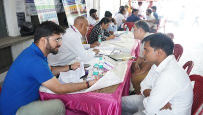 रोजगार मेले में अभ्यर्थियों का साक्षात्कार