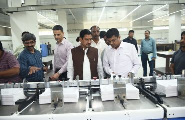 भारत सरकार मुद्रणालय, मिंटो रोड, नई दिल्ली का आवासन और शहरी कार्य माननीय राज्य मंत्री द्वारा निरीक्षण । (6)