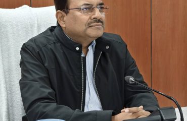 Chief Secretary Reviews Rainfall Situation at SEOC, USDMA (1)