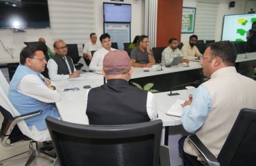 CM Reviews Rescue Operation at State Emergency Operations Centre (3)