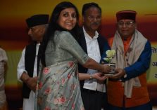 उत्तराखण्ड साहित्य गौरव सम्मान-समारोह एवं लोक भाषा सम्मेलन;?>