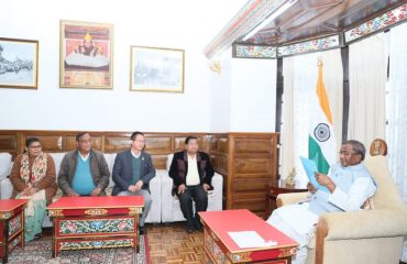 Members of the Ramotsav Samity, Gangtok, called on the Honourable Governor.