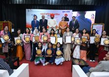 Group Photo Of Awardees with Hon'ble Governor