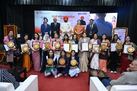 Group Photo Of Awardees with Hon'ble Governor