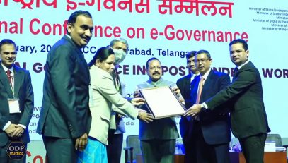 Sh. Barun Mitra, Secretary (Justice) receiving National Award 2020-2021 in ‘Gold Category I – Excellence in Government Process Re-engineering for Digital Transformation' from Dr. Jitendra Singh, Minister of State (PP)