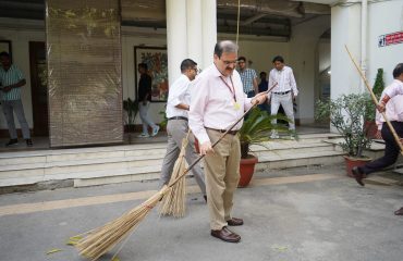 DOJ Reaffirming its Commitment to Cleanliness with a Strong Oath in Conference Hall, Department of Justice(1st April, 2025)