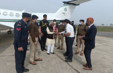 bouquet welcome of Hon'ble Governor