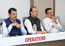 Hon’ble CM Shri Devendra Fadnavis (left) attentively listening to the presentation at the SEOC inauguration.;?>