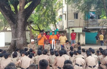 Hands-on disaster management demonstration where NCC cadets learned emergency bandaging and first response methods.