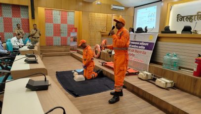 Training and practical session on MRF, CPR, and emergency response conducted by the NDRF team from Pune during the disaster preparedness programme organized by DDMA Nashik.