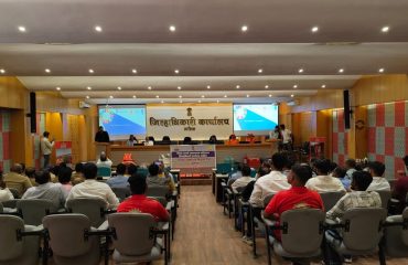 Hon. Resident Deputy Collector Shri Rohitkumar Rajput addresses participants during the disaster preparedness training and awareness programme organized by DDMA Nashik on the occasion of International Day for Disaster Risk Reduction 2025.
