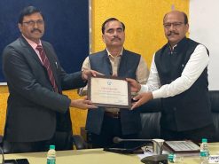 Moradabad Commissioner Awarding Prize