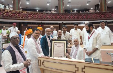 The Vice President Shri C. P. Radhakrishnan honoured the former and sitting Members of the Rajasthan Legislative Assembly during the Valedictory Session of Vidhayi Gaurav Yatra on 15.07.2026