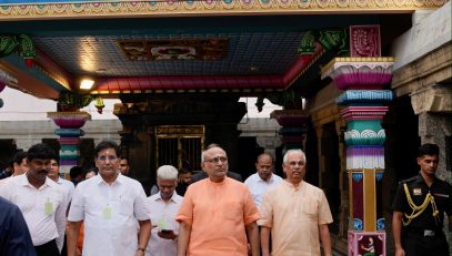 Vice President Shri C. P. Radhakrishnan offered prayers at Arulmigu Avinashi Lingeswarar Temple in Avinashi, Tiruppur on 22.07.2026