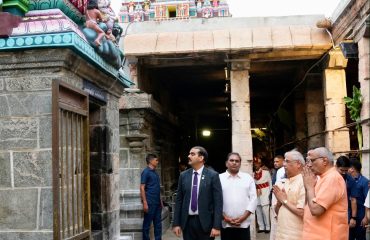 Vice President Shri C. P. Radhakrishnan offered prayers at Arulmigu Avinashi Lingeswarar Temple in Avinashi, Tiruppur on 22.07.2026