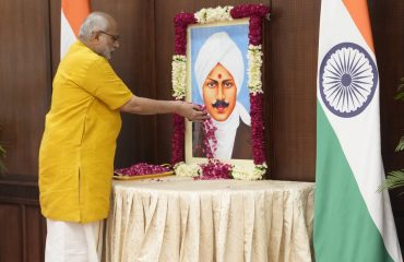 Vice-President Shri C. P. Radhakrishnan paid floral tribute to great poet Subramania Bharatiyar on his death anniversary . (11.09.2026)