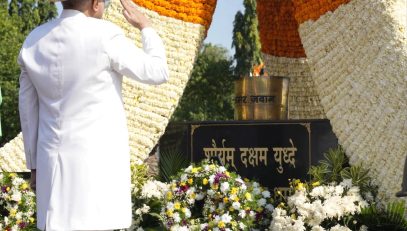 Vice-President Shri C. P. Radhakrishnan laid a wreath and paid tributes at the War Memorial, Parade Ground, Secunderabad on 17.09.2026