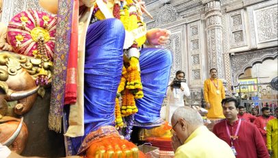 Vice-President Shri C. P. Radhakrishnan had darshan and offered prayers to Lalbaugcha Raja Ganpati ji in Mumbai on 18.09.2026