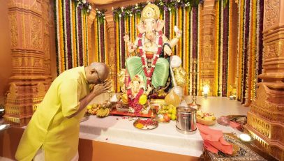 Vice President Shri C. P. Radhakrishnan ji offered prayers to Ganpati Bappa at the Vandre Paschim Sarvajanik Ganeshotsav Mandal in Bandra West, Mumbai, on 18.09.2026