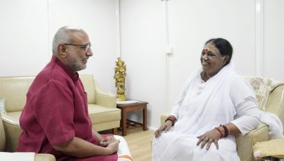 Vice President Shri C. P. Radhakrishnan met Mata Amritanandamayi Devi at Amritapuri today on the occasion of her 73rd birthday on 27.09.2026