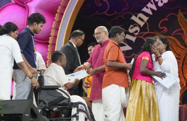 Vice President Shri C. P. Radhakrishnan launched several humanitarian initiatives of Mata Amritanandamayi Math during the Vishwa Seva Dinam celebrations at Amritapuri, Kollam on 27.09.2026
