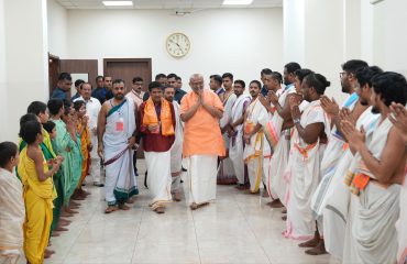 Vice President Shri C. P. Radhakrishnan visited Vedavyasa Gurukulam in New Delhi and met Sri Sri Vishwaprasanna Tirtha Swamiji of Sri Pejavara Adhokshaja Matha, Udupi on 23.09.2026