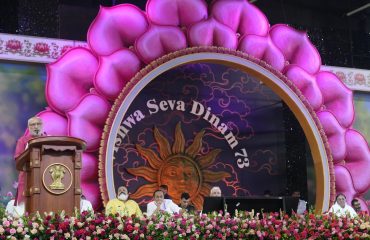 Vice President Shri C. P. Radhakrishnan participated in the Vishwa Seva Dinam celebrations at Mata Amritanandamayi Math, Amritapuri, on the occasion of the 73rd birthday of Mata Amritanandamayi Devi on 27.09.2026