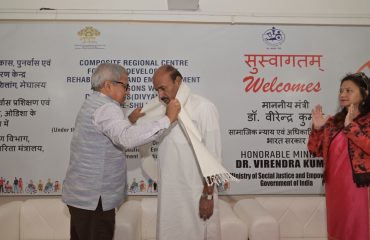felicitation of Hon'ble Minister by Dr. P. P. Mohanty, Director, SVNIRTAR