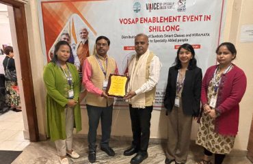 Felicitation of Shri. Uttam Ojha, Adviser, VOSAP