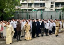 Hon. CEO and other officers and staff of SRA Thane during flag hoisting ceremony;?>