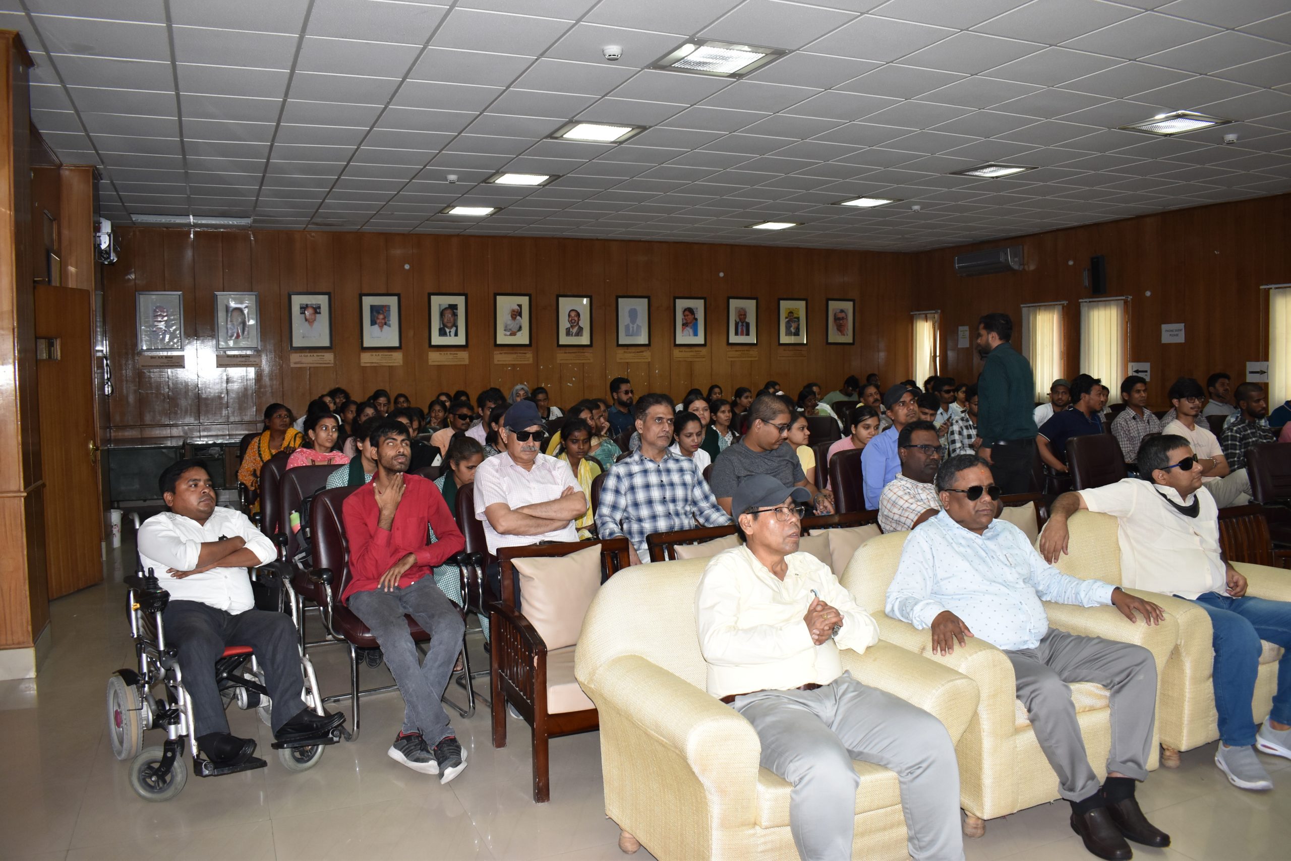 The event was attended by senior faculty members, officials, trainees, and students of the Institute.