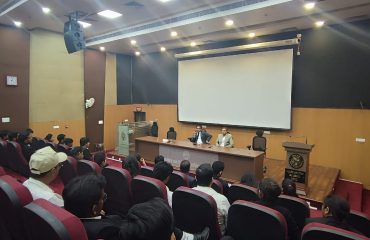 विधिक सेवा प्राधिकरण अधिनियम, 1987 एवं विधिक सहायता गतिविधियों के बारे में जानकारी प्रदान करने के लिए विधि छात्रों के लिए अभिमुखीकरण कार्यक्रम आयोजित किया गया। (दिनांक- 04.05.2024)।