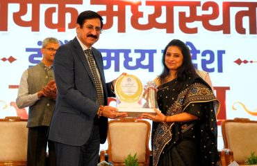 “विवाद से समाधान तक”