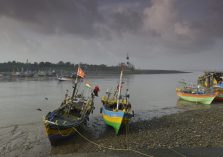 Nani daman jetty ship;?>