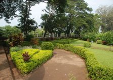 Vanganga Lake Garden path
