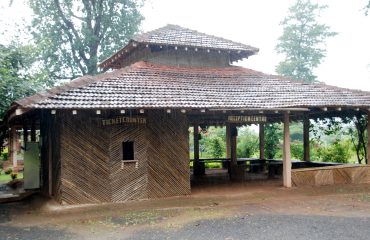 Vasona Lion Safari hut