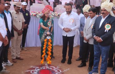 श्रीमती. यशनी नागराजन यांनी दीपप्रज्वलन केले