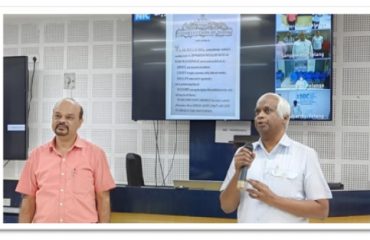 Shri. Peter Francis Thambusamy A, DDG & SIO TS & Shri. Anil Rathore, STD & HoD NIU Hyderabad reading the Preamble to the Constitution & DIOs from Districts connected on VC